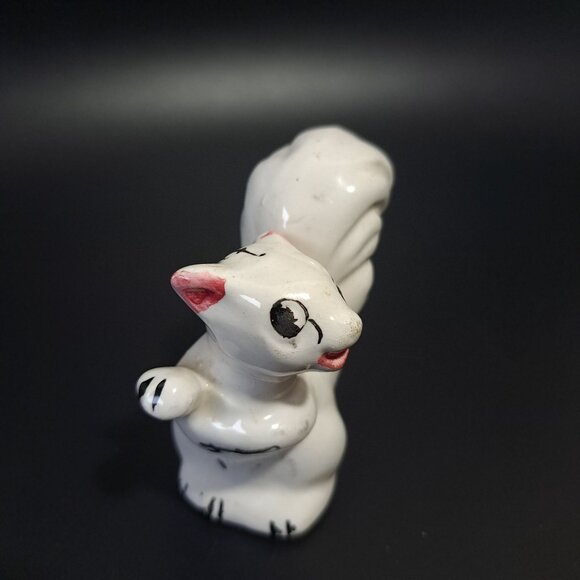 Vintage Ceramic Squirrel Japan Figurine White With Pink inner Ears - Picture 3 of 16